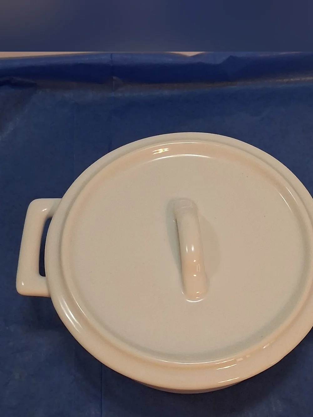 Crate&Barrel Small Casserole Dish With Lid Stoneware